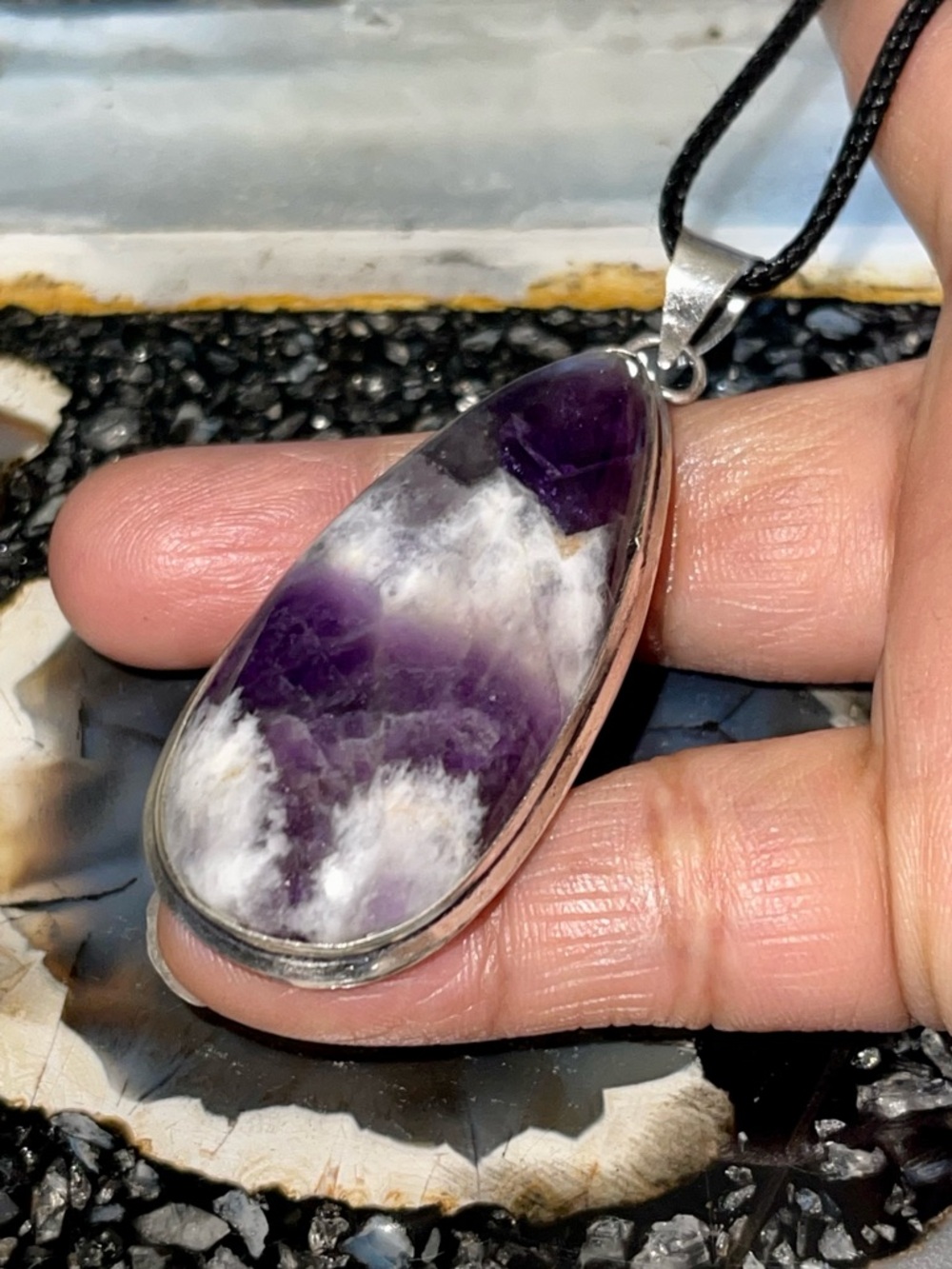 Chevron Amethyst Pendant 2 1/2” - Picture 11 of 17